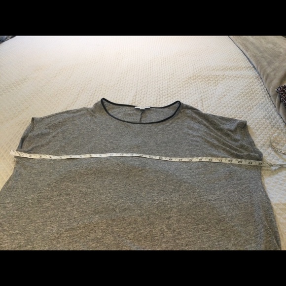 Halston Gray Roomy short roomy sleeves with faux trim neckline . - Picture 6 of 6